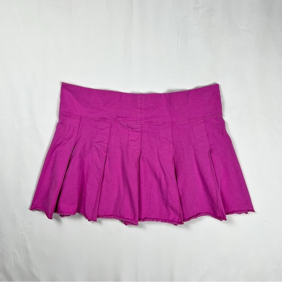 Y2K No Boundaries Low Rise Pleated Mini Skirt - Picture 5 of 5
